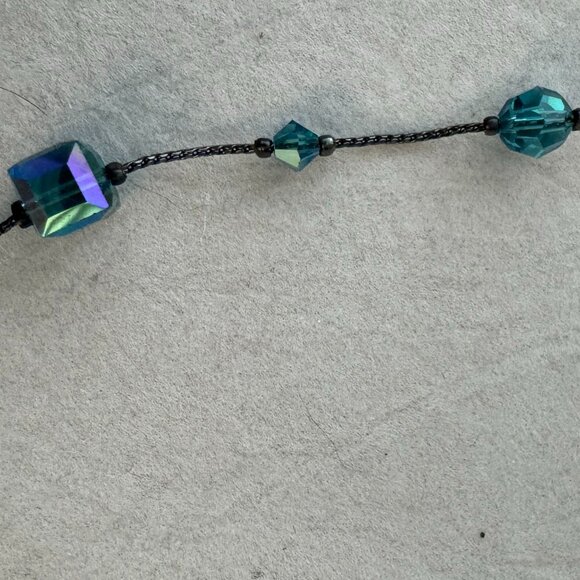 Beautiful crystal beaded necklace in turquoise - Picture 3 of 4